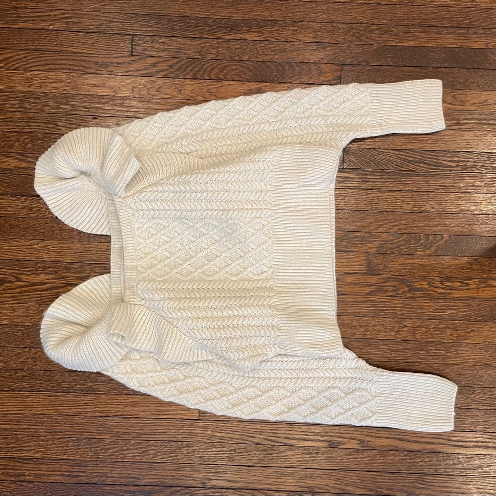 NWT H&M Ruffle Sleeve Sweater M